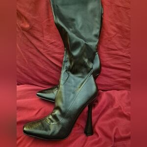 Elegant Black Women's Boots
